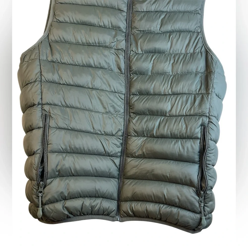 Quilted Men's Green Puffer Vest Size Small #44